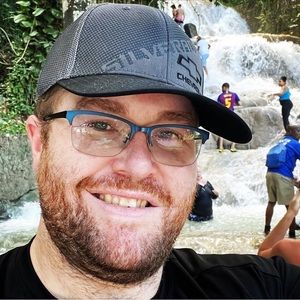 Meet your Posher, Jonathan